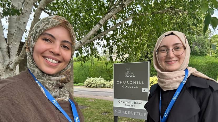 Our MA Students Heba Enajah and Rümeysa Merve Koç Presented Their Research at the 8th World Conference on Social Sciences at the University of Cambridge